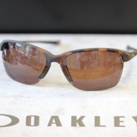 OAKLEY