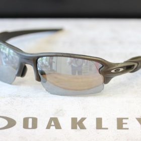 OAKLEY