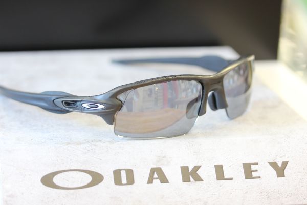 OAKLEY