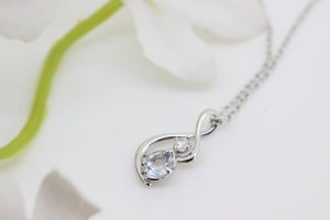 アクアマリンネックレス