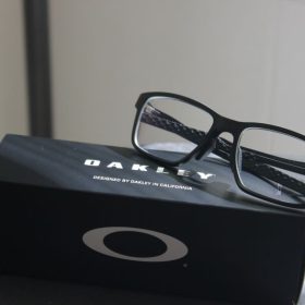 OAKLEY