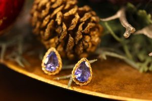 タンザナイトピアス