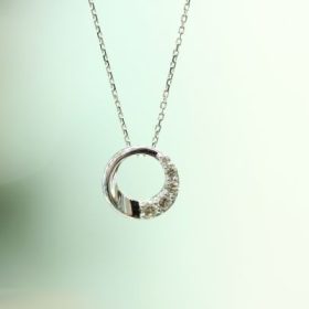 ダイヤモンドネックレス