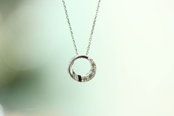 ダイヤモンドネックレス