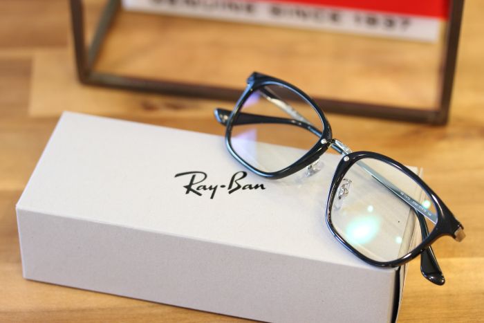 Ray-Ban